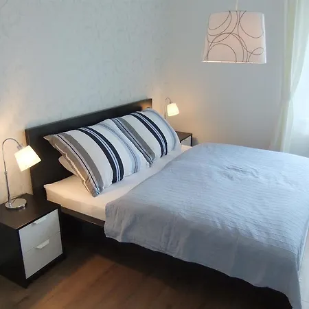 Апартаменты Elegant Apartman Ajaj