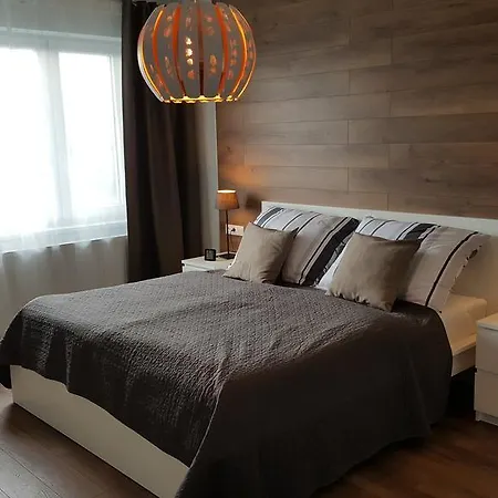 Апартаменты Elegant Apartman Ajaj